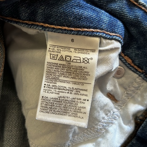 Old Navy High-Rise Curvy O.G. Straight Jeans - Picture 4 of 6